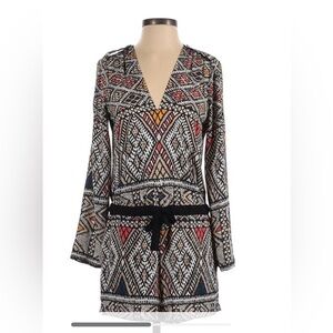 Bcbgmaxazria Romper With Roll Tab Sleeves. Size: Medium.